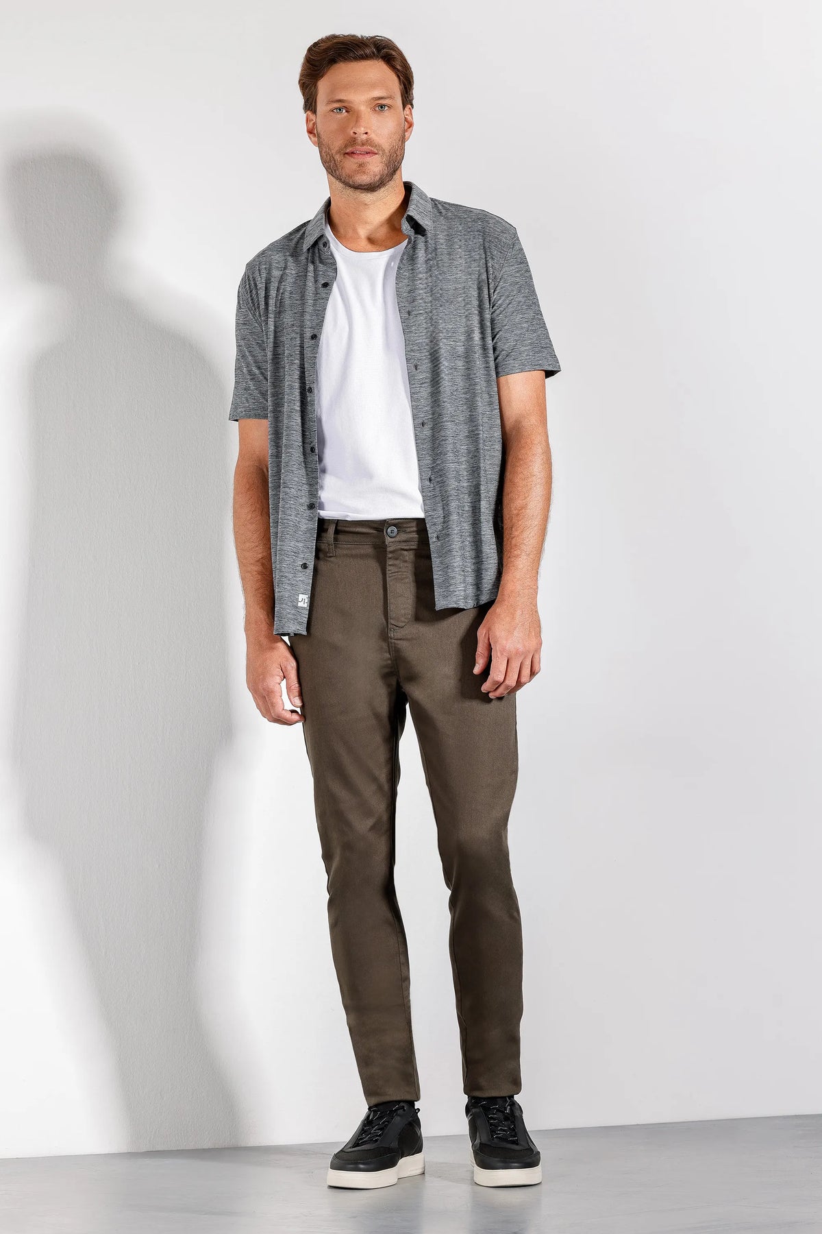 Camisa Slim em Malha Tecnológica Mescla Cinza Mescla